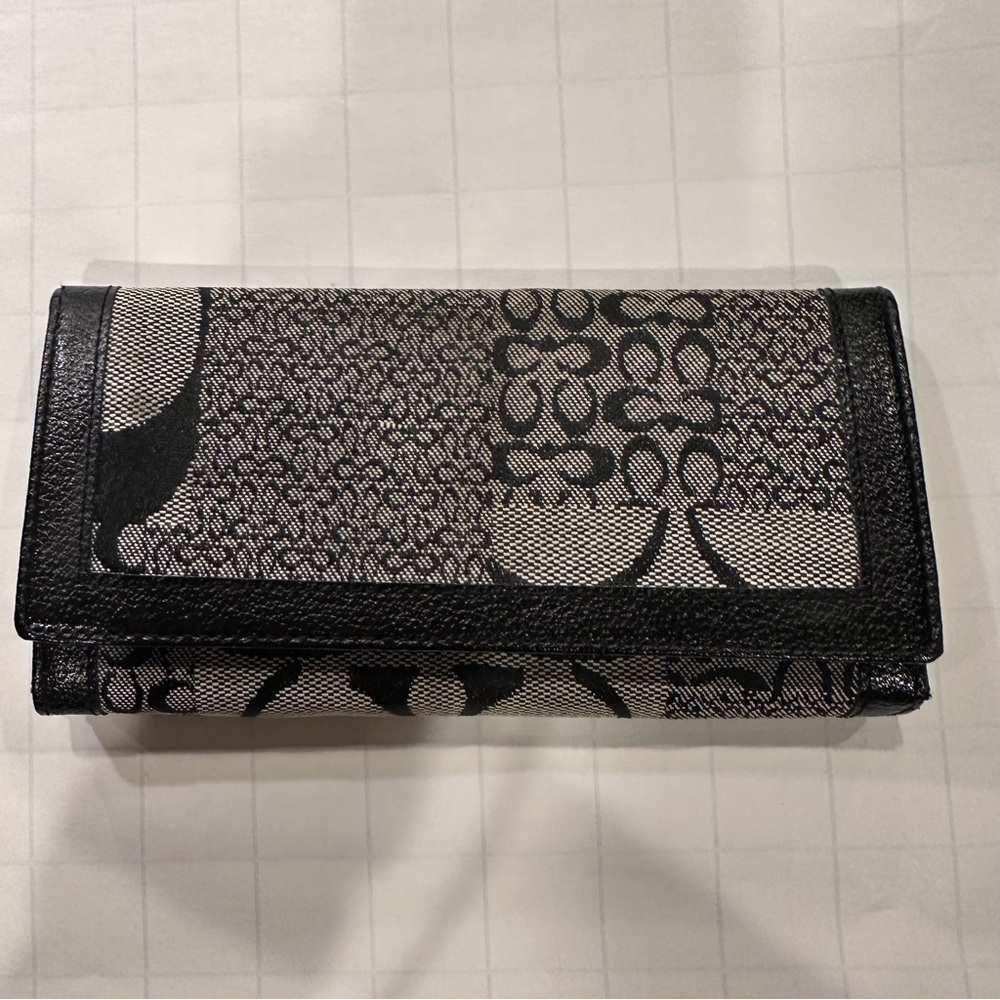 Vintage Coach Wallet Black/White